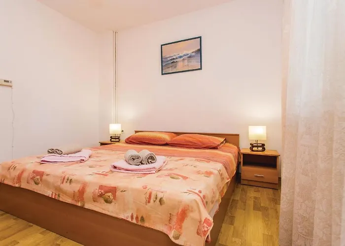 Appartement Beautiful In Malinska