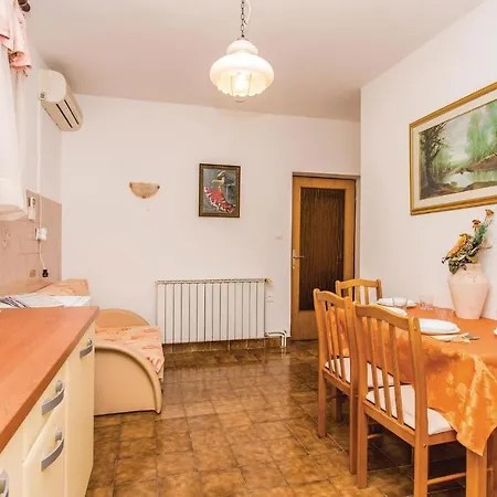 2 Bedroom Awesome In Apartament