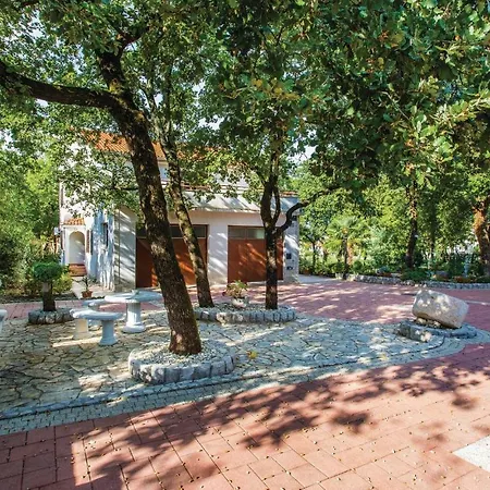 2 Bedroom Awesome In